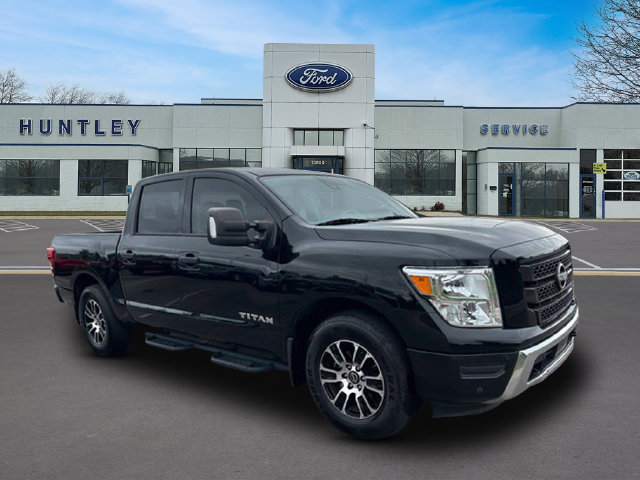 Used 2024 Nissan Titan SV w/ SV Convenience Package RWD image 4