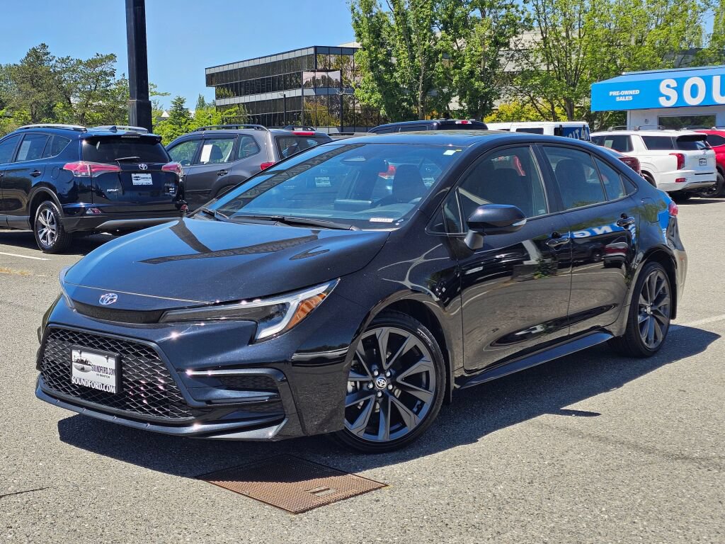 Used 2024 Toyota Corolla SE w/ SE Premium Package FWD image 1