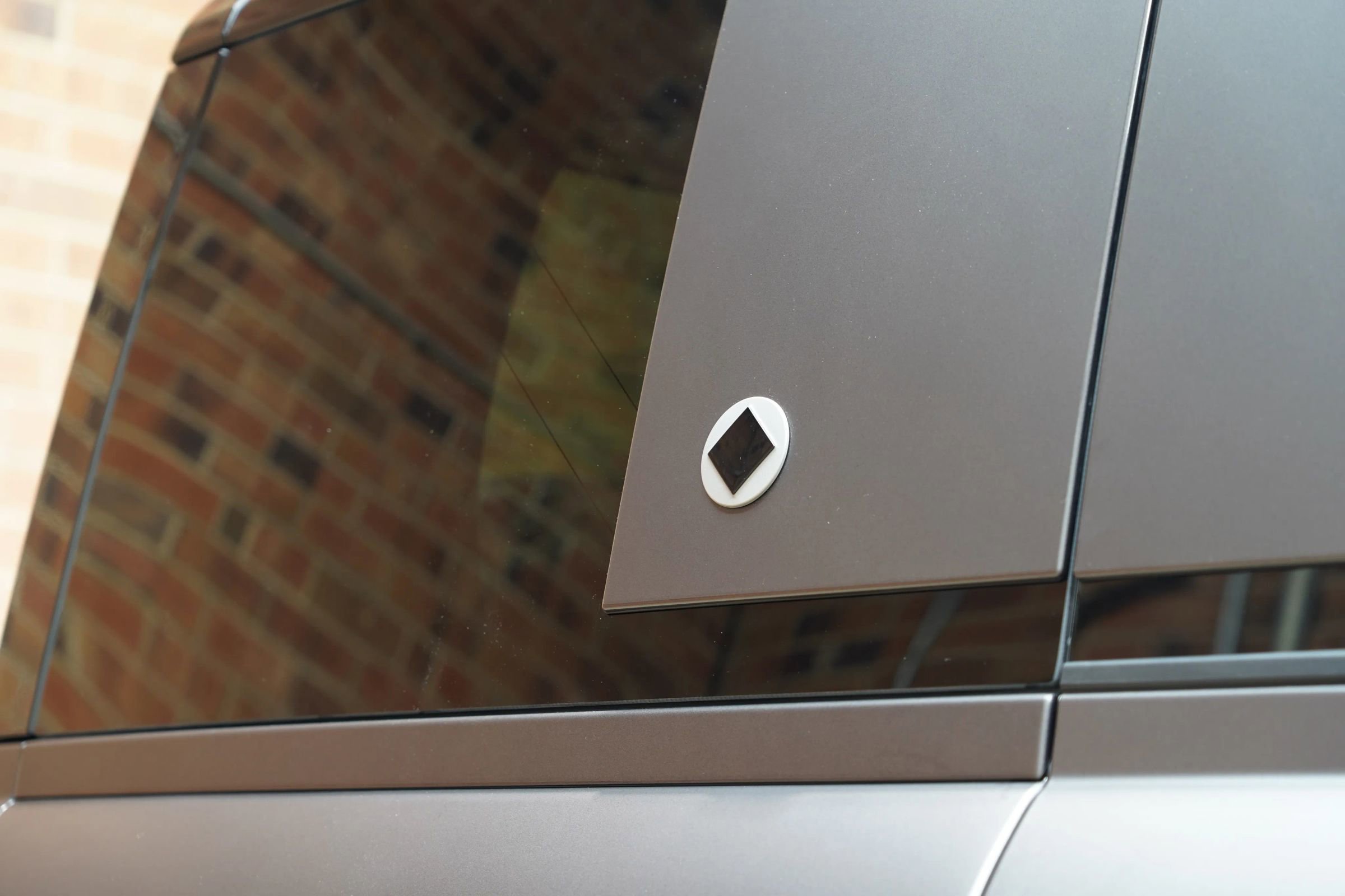 Used 2025 Land Rover Defender 110 image 81