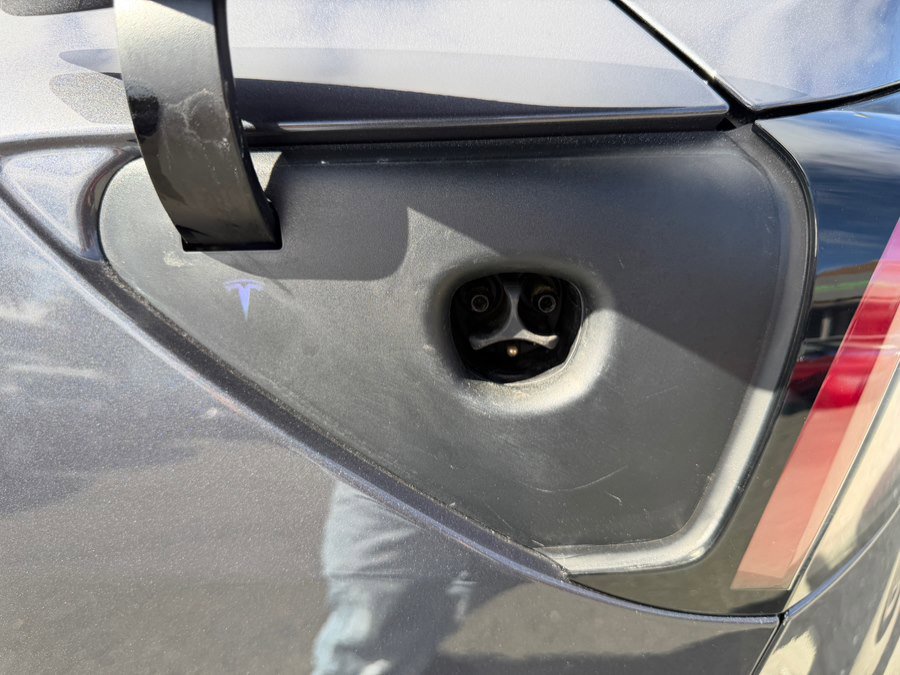 Used 2023 Tesla Model 3 Standard Range image 48