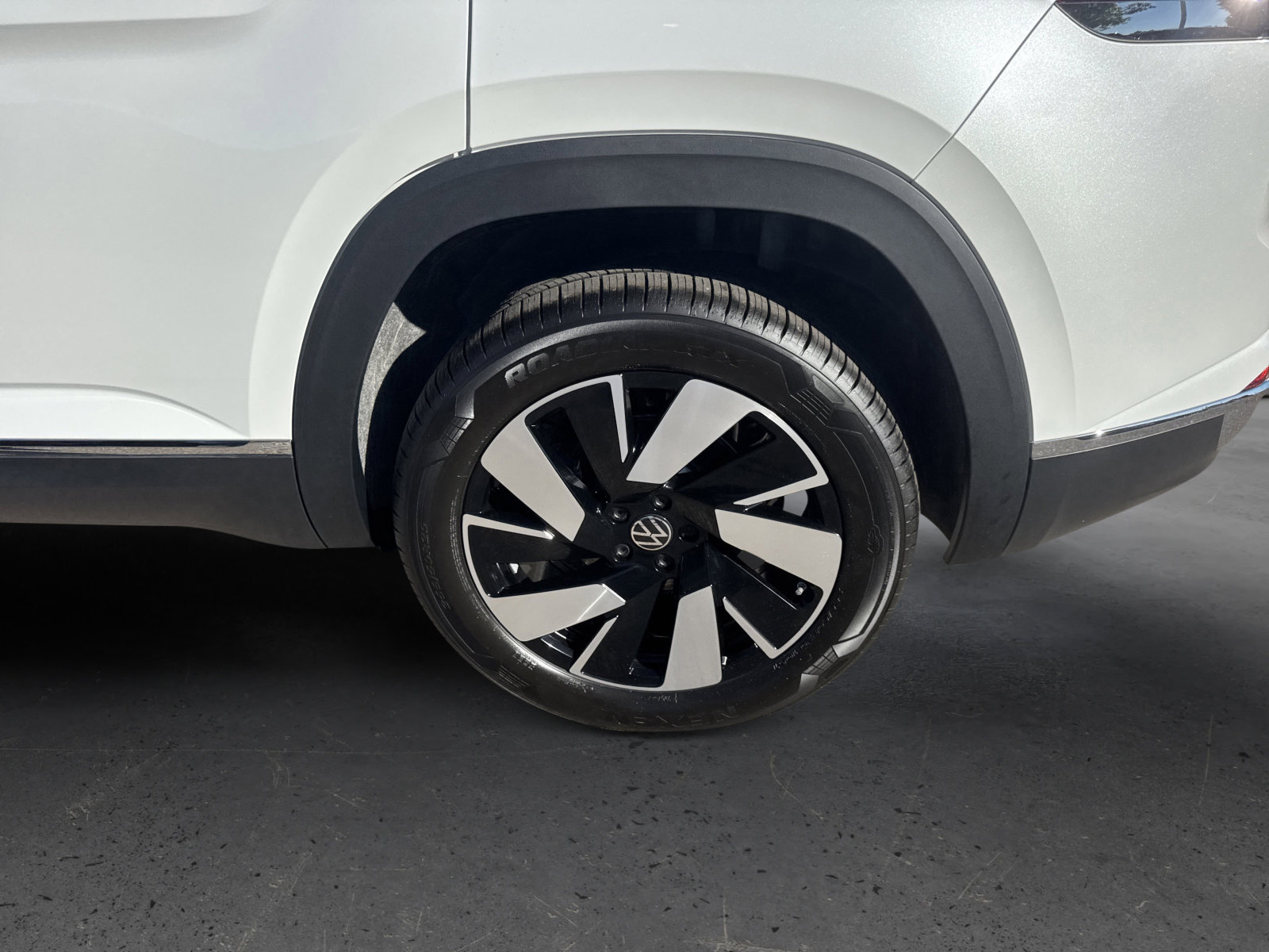 New 2026 Volkswagen Atlas Cross Sport SEL image 9