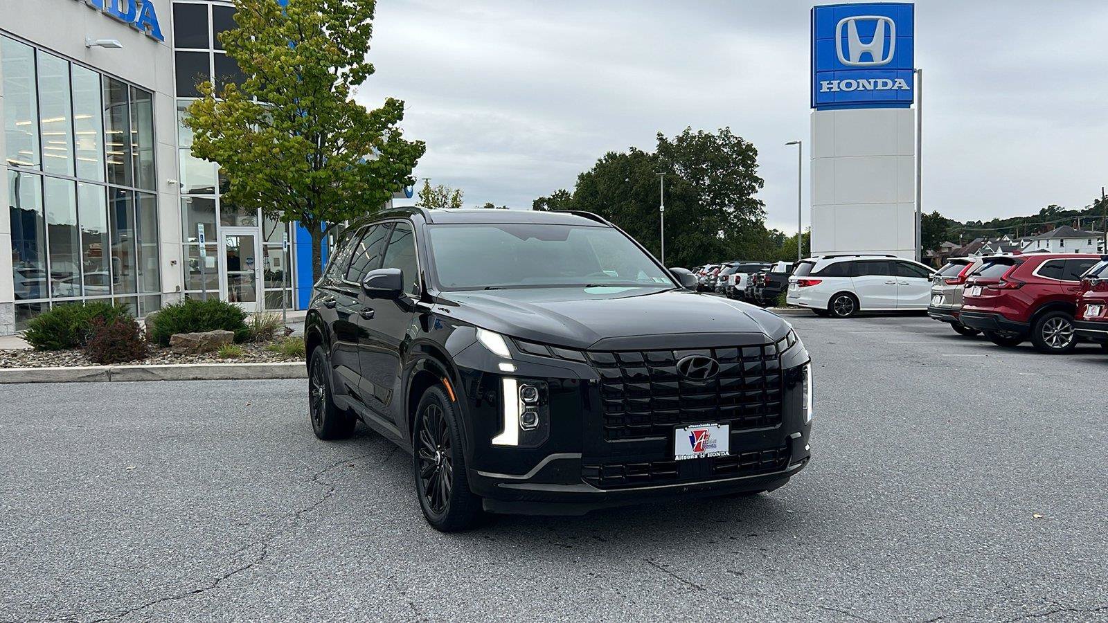 Used 2024 Hyundai Palisade Calligraphy AWD/4WD image 1