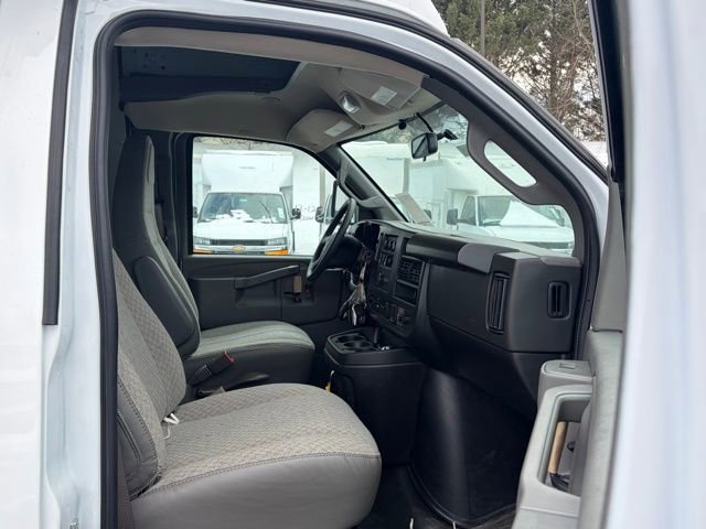 New 2025 Chevrolet Express 3500 w/ Power Convenience Package image 25