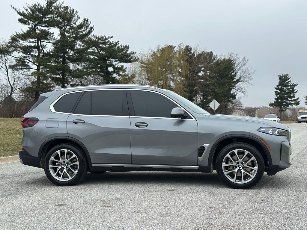 Certified 2024 BMW X5 xDrive40i w/ Premium Package AWD/4WD image 8