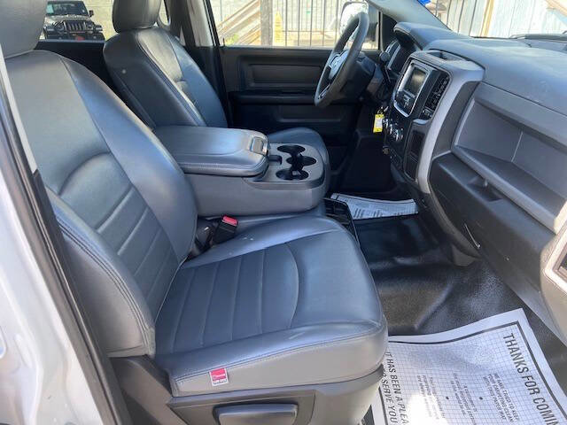 Used 2018 RAM 2500 Tradesman w/ Chrome Appearance Group AWD/4WD image 17