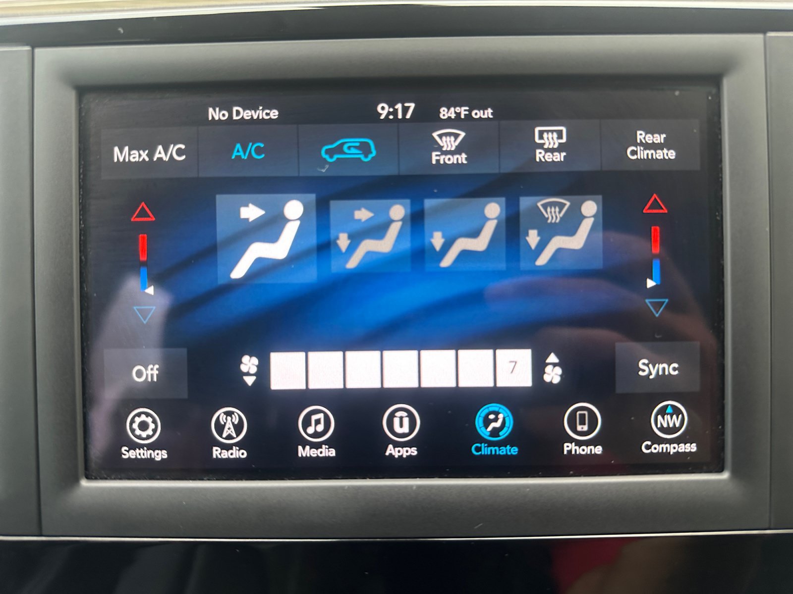 Used 2021 Chrysler Voyager Lxi FWD image 21