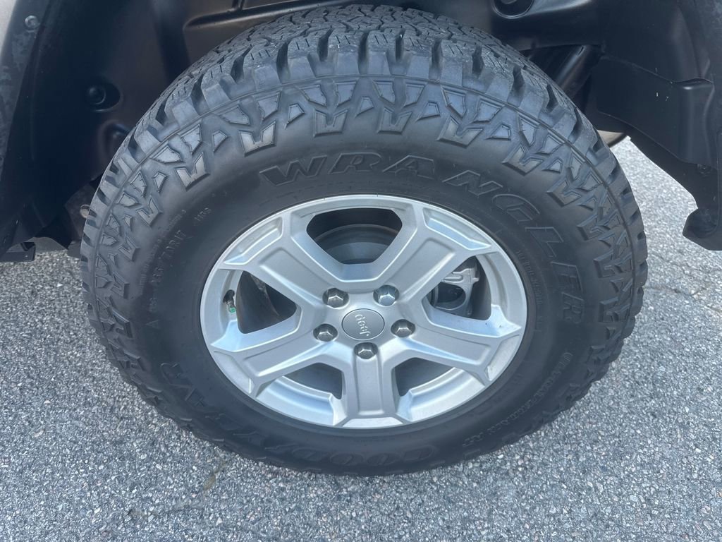 Used 2022 Jeep Wrangler Sport S image 7