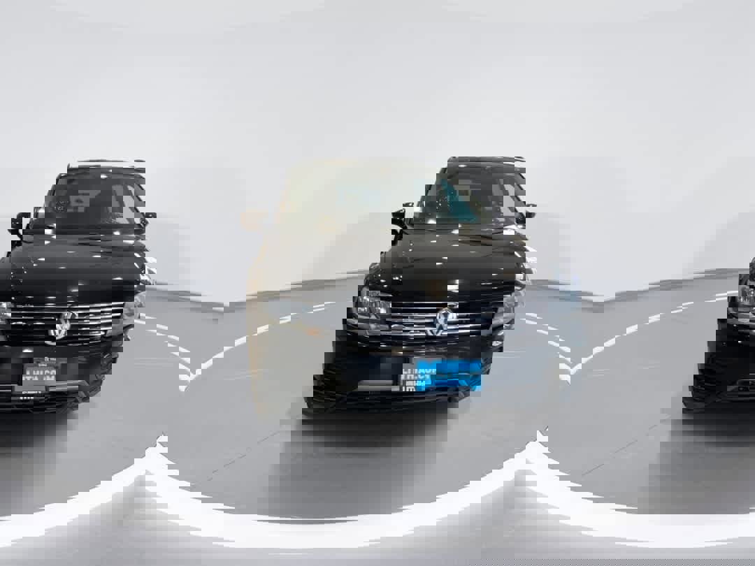 Used 2019 Volkswagen Tiguan S image 3