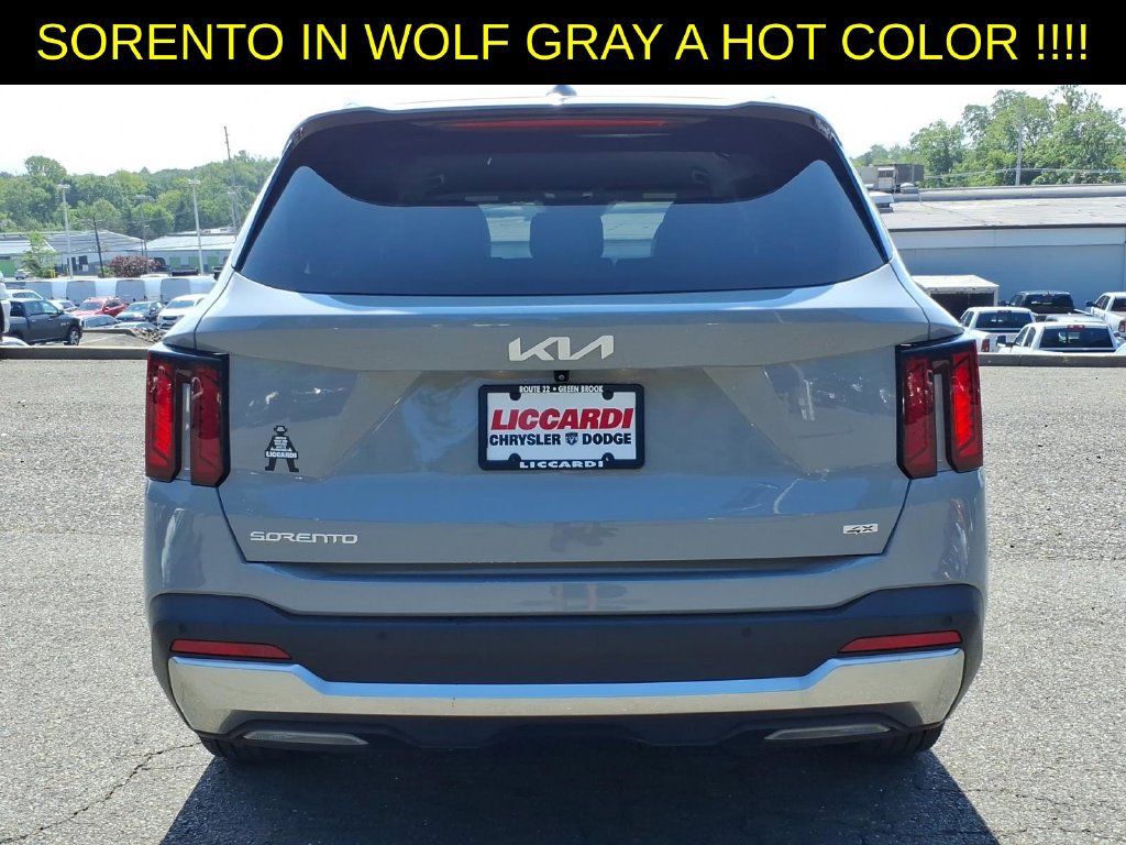 Used 2024 Kia Sorento S AWD/4WD image 5