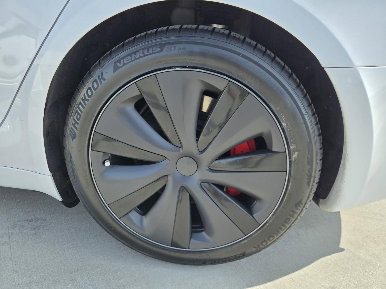 Used 2023 Tesla Model S Plaid image 28