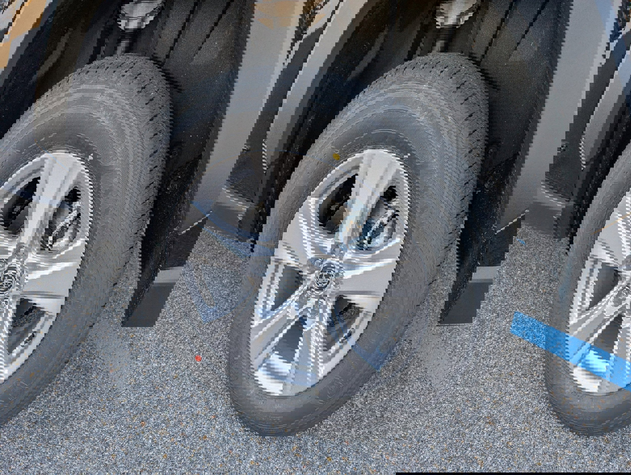 New 2025 Toyota RAV4 XLE image 30