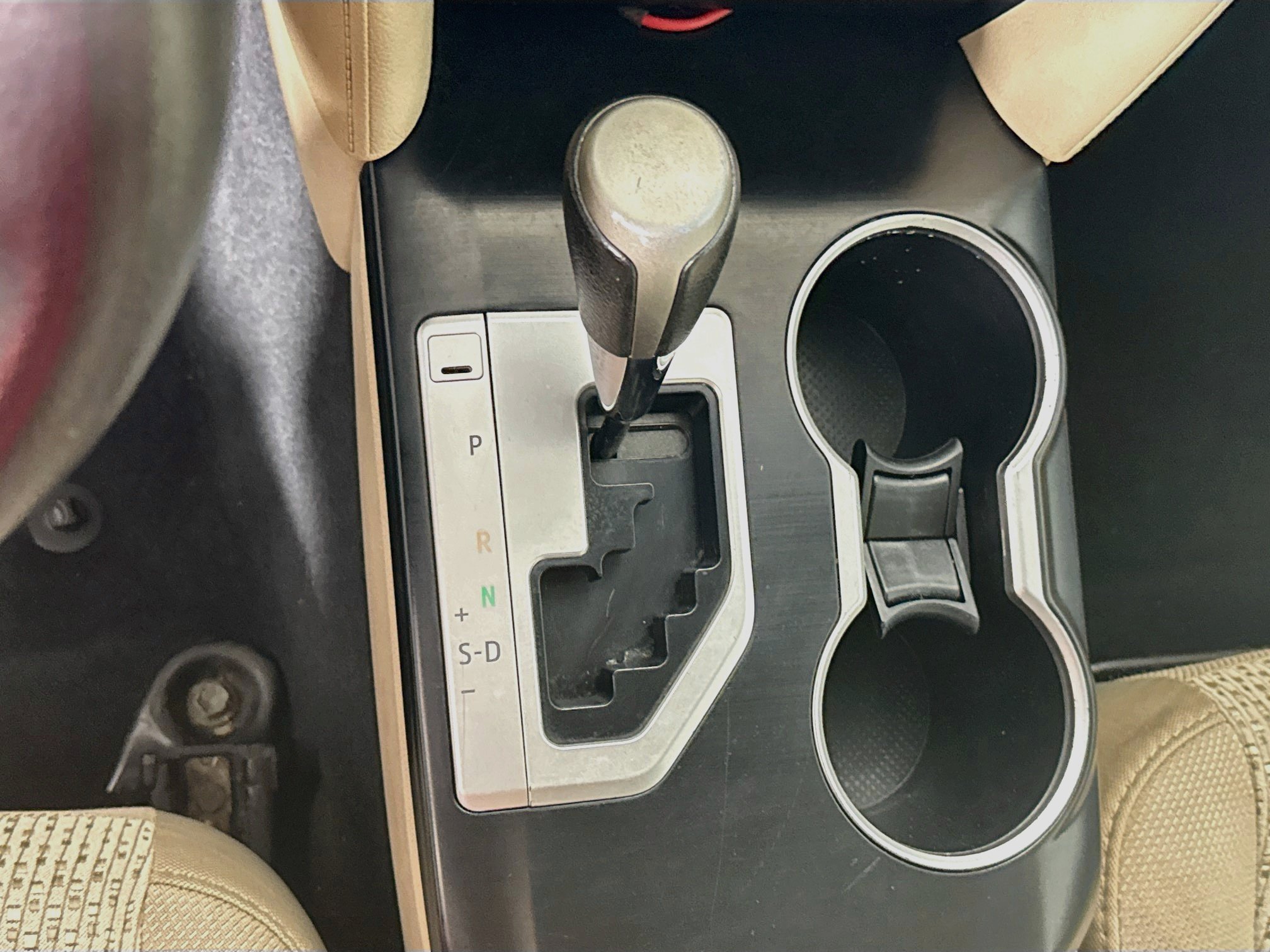 Used 2013 Toyota Camry LE FWD image 16