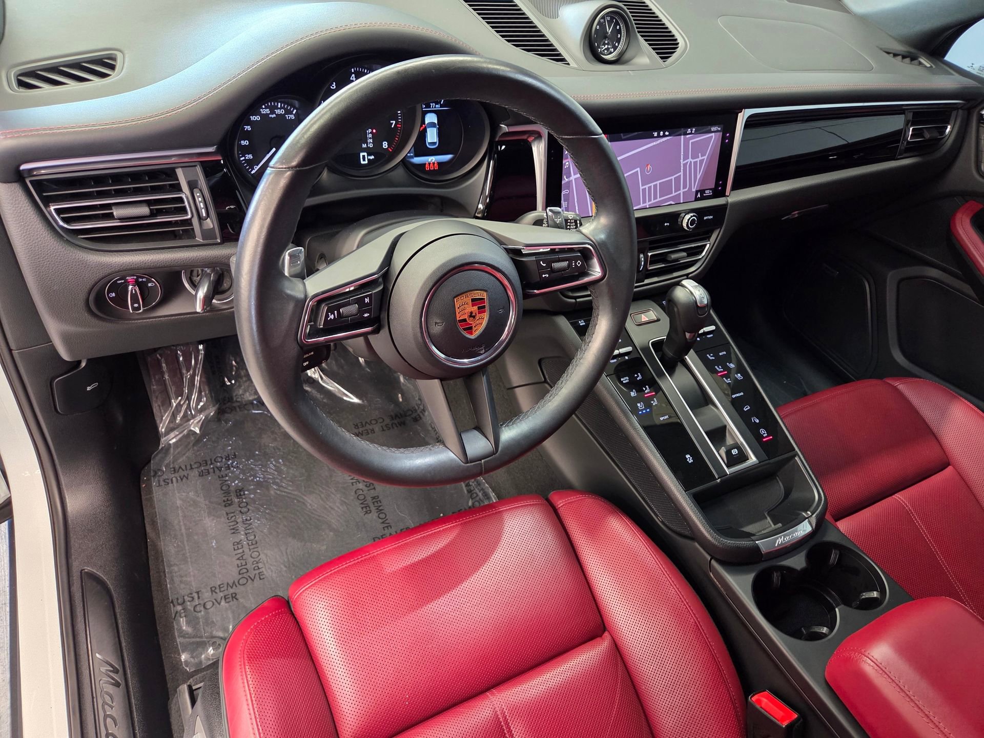 Certified 2022 Porsche Macan AWD/4WD image 4