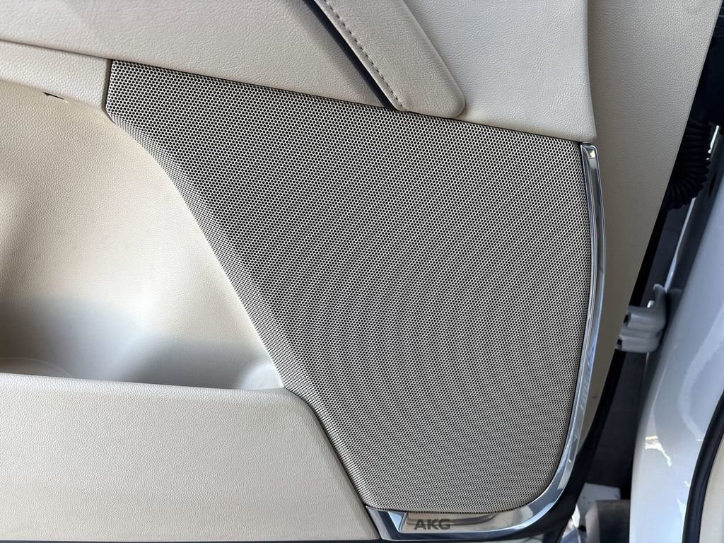 Certified 2022 Cadillac Escalade Premium Luxury image 25