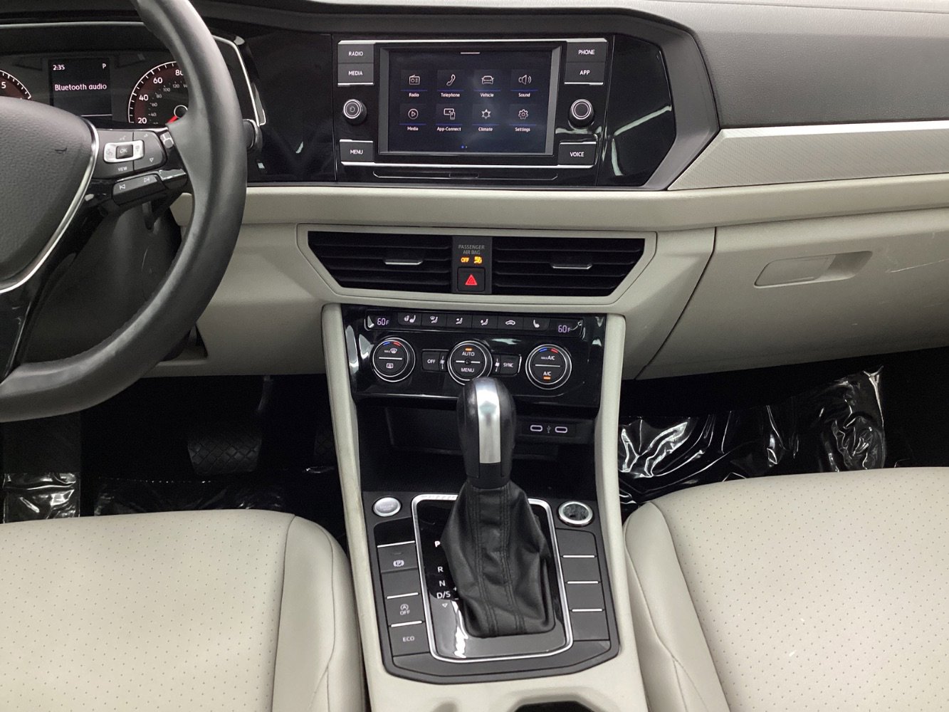 Used 2020 Volkswagen Jetta SE w/ SE Cold Weather Package FWD image 30