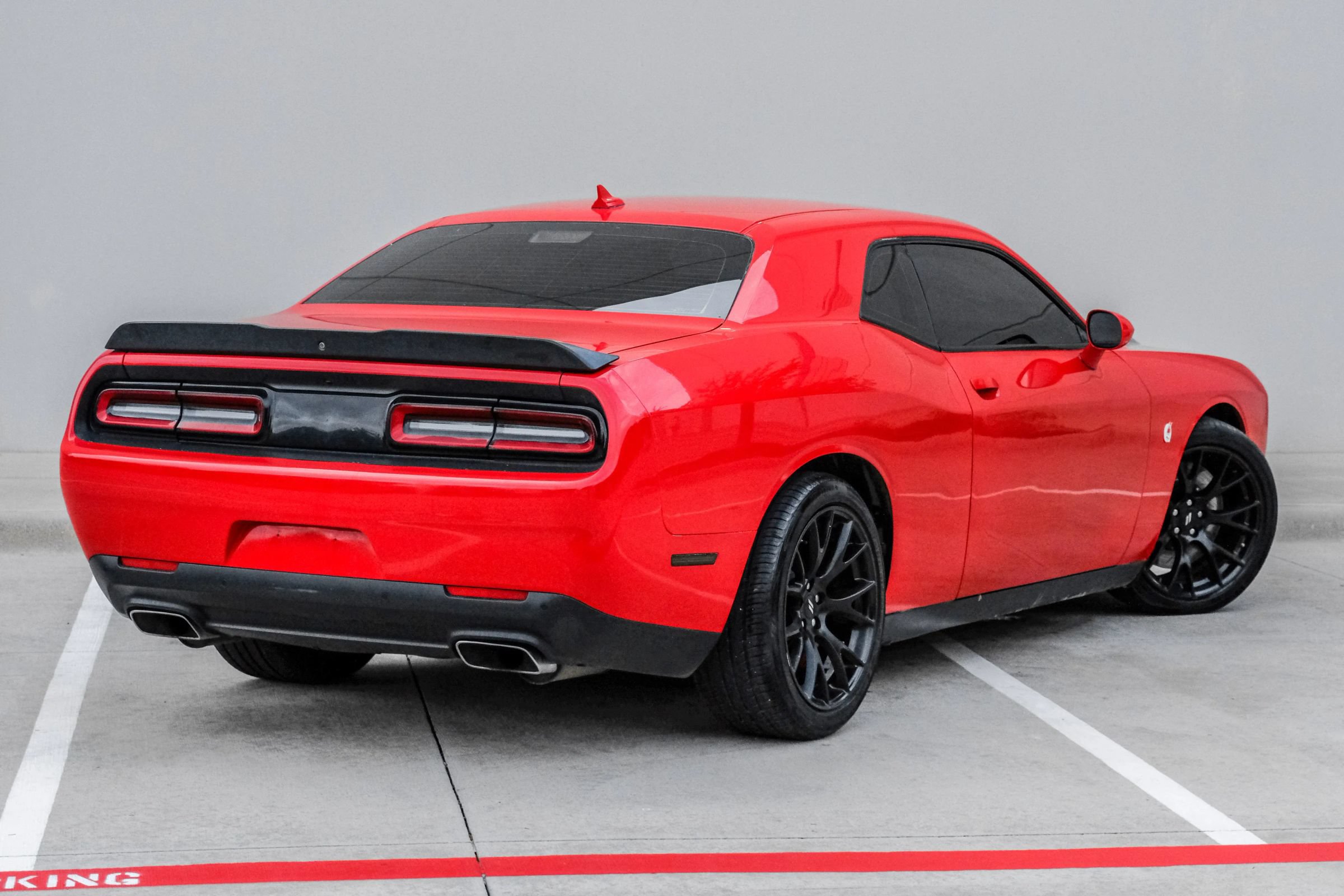 Used 2018 Dodge Challenger R/T Scat Pack w/ Dynamics Package RWD image 4