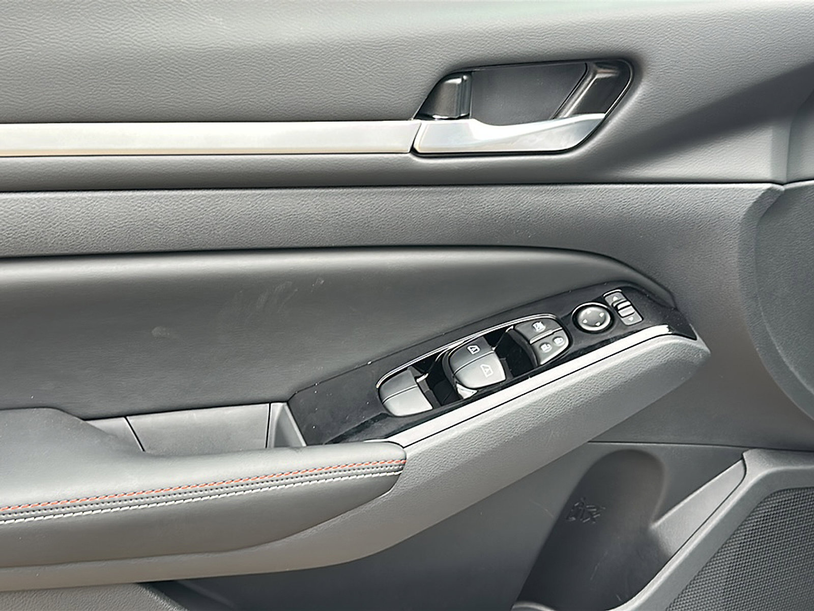 New 2025 Nissan Altima 2.5 SR w/ SR Premium Package image 13