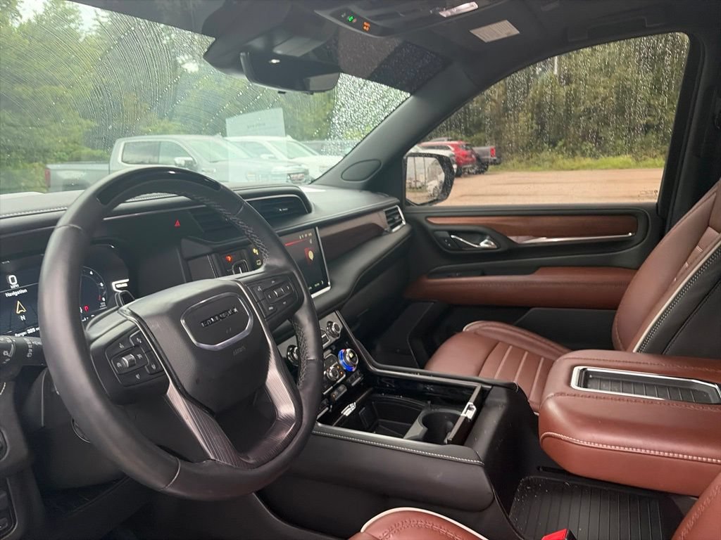 Used 2024 GMC Yukon Denali Ultimate AWD/4WD image 17