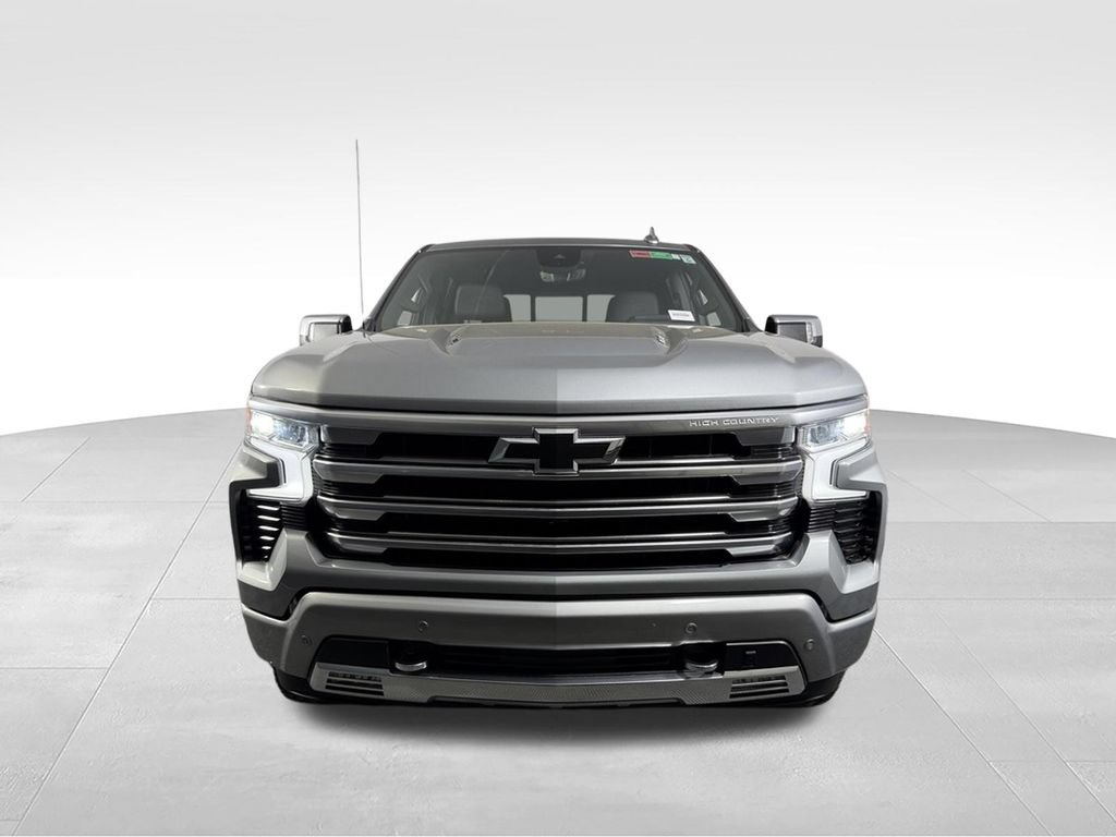 Used 2024 Chevrolet Silverado 1500 High Country w/ High Country Premium Package AWD/4WD image 4