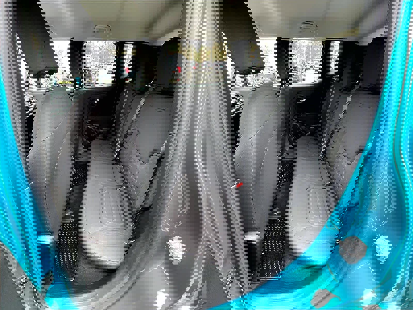 Used 2020 Jeep Renegade Latitude w/ Cold Weather Group AWD/4WD image 15