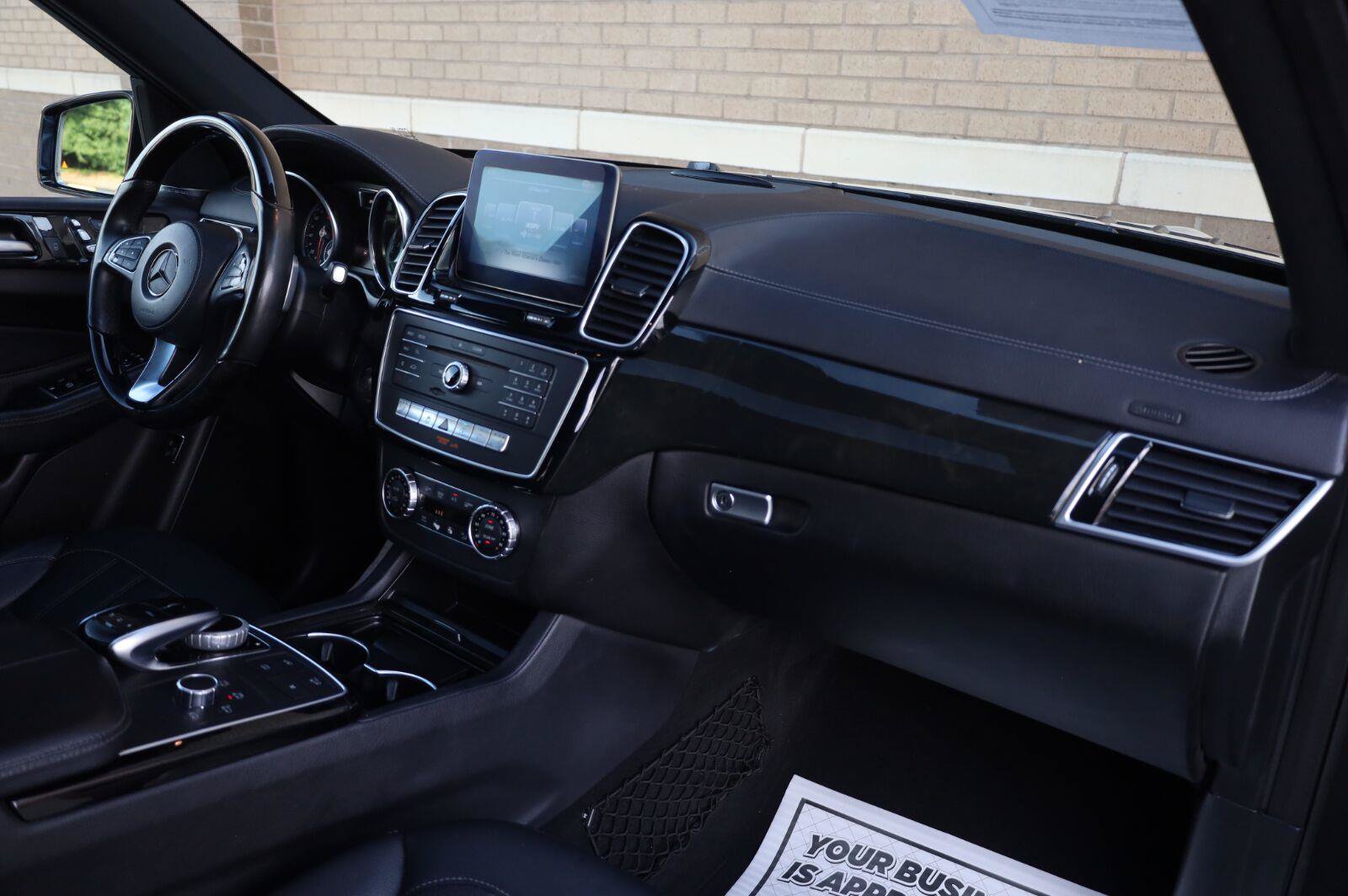 Used 2017 Mercedes-Benz GLS 450 4MATIC image 28