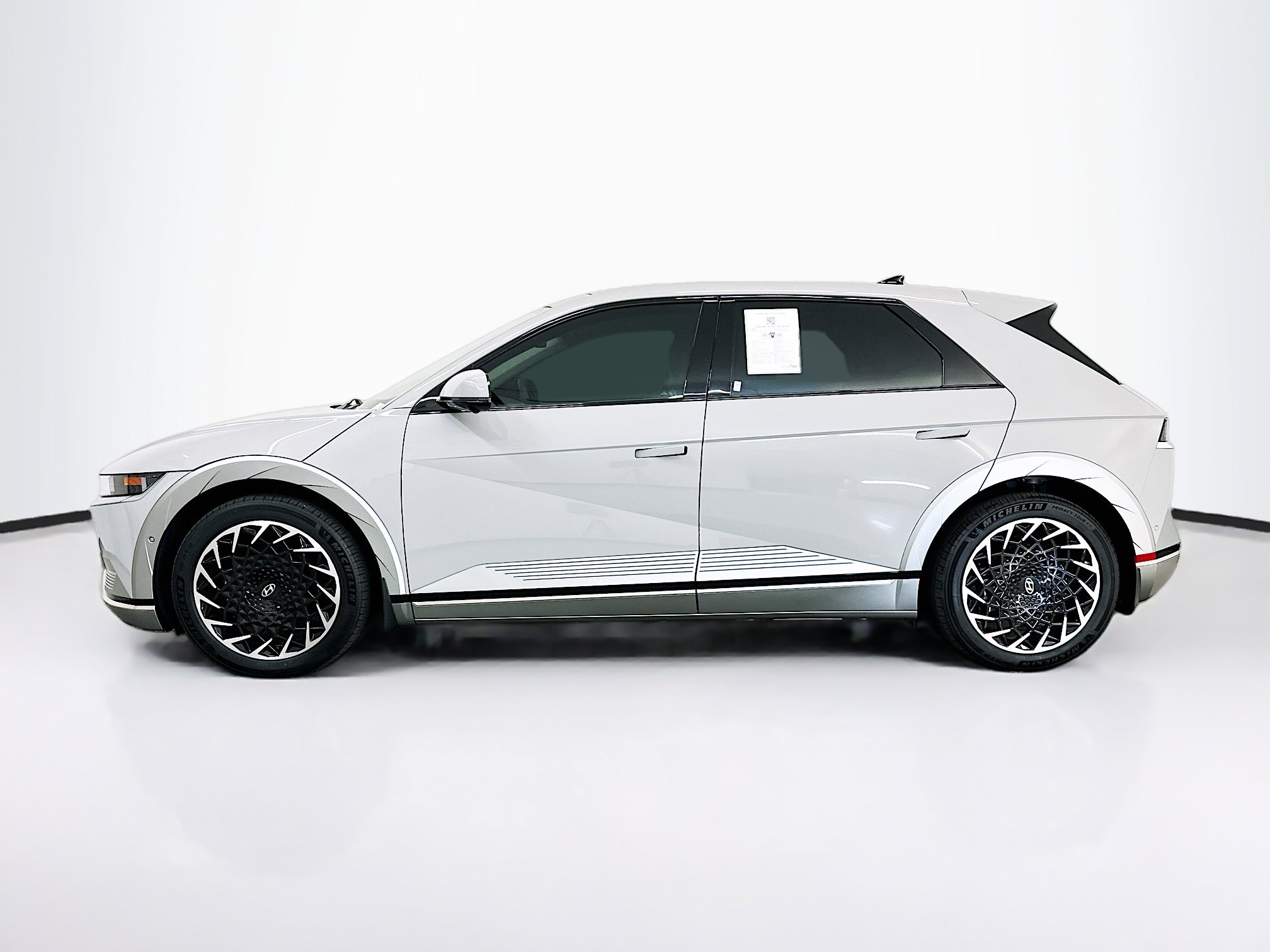 Used 2024 Hyundai Ioniq 5 Limited AWD/4WD image 4