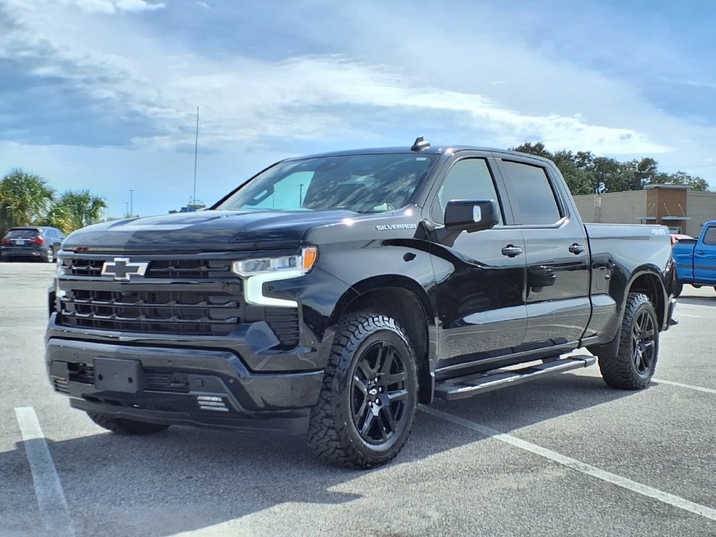 Used 2024 Chevrolet Silverado 1500 RST w/ Convenience Package II AWD/4WD image 3