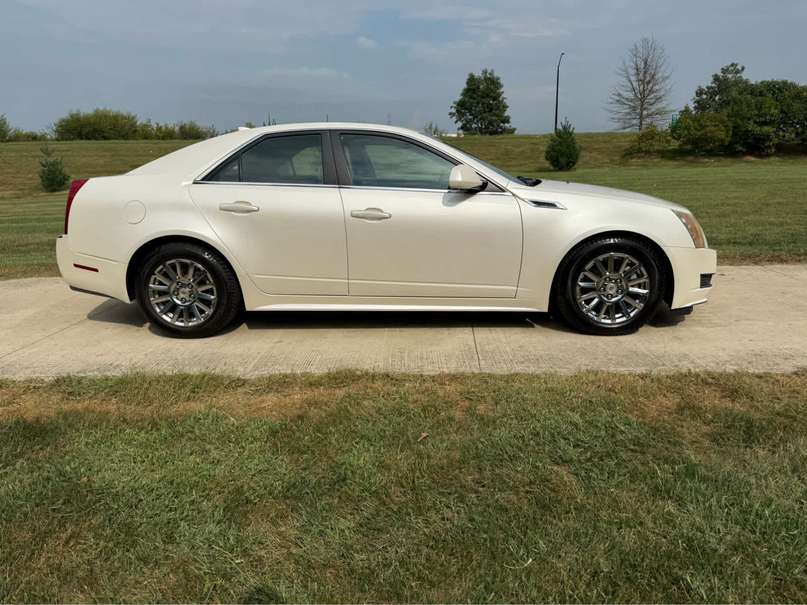Used 2012 Cadillac CTS Luxury AWD/4WD image 6