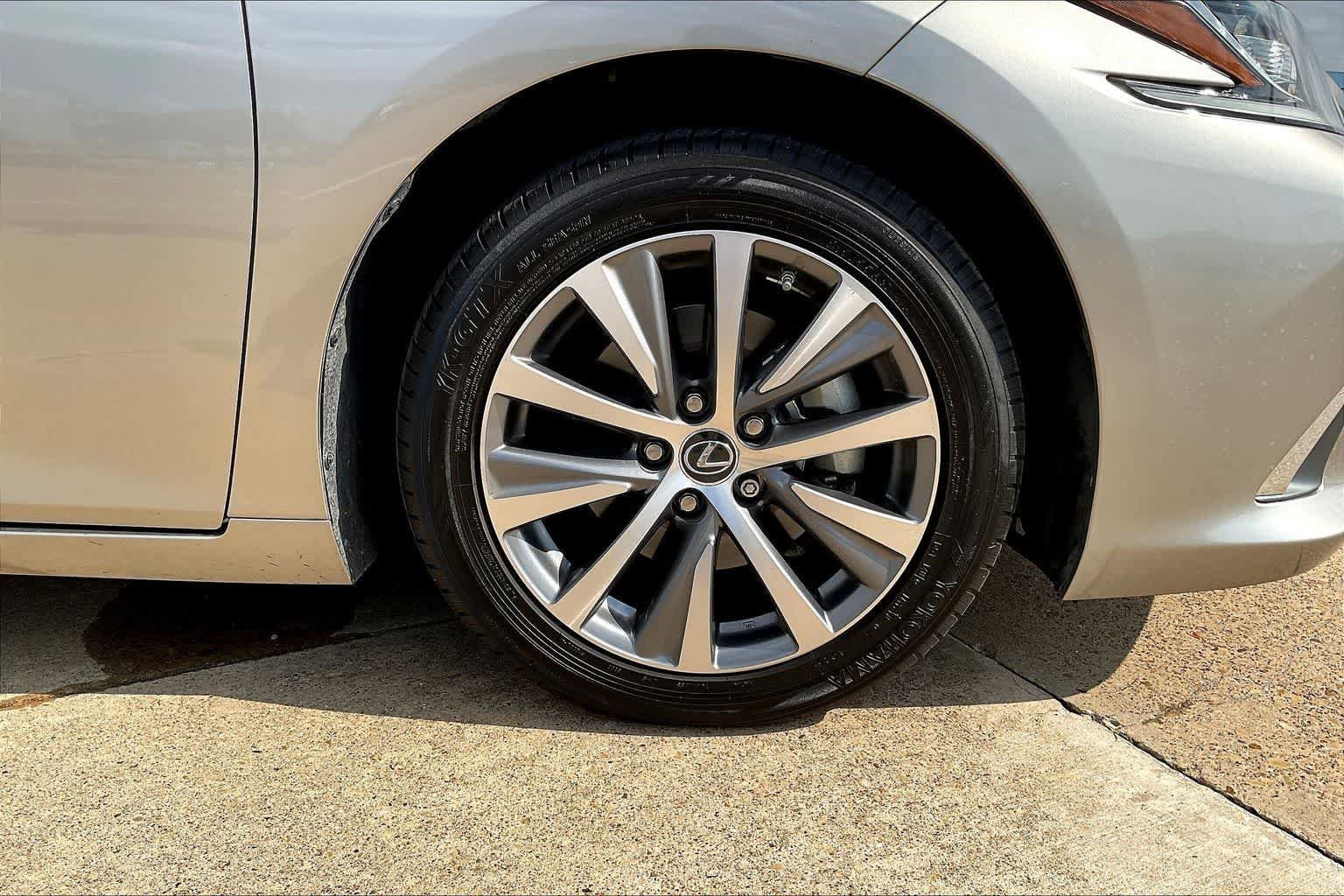 Used 2020 Lexus ES 350 w/ Accessory Package 2 image 8