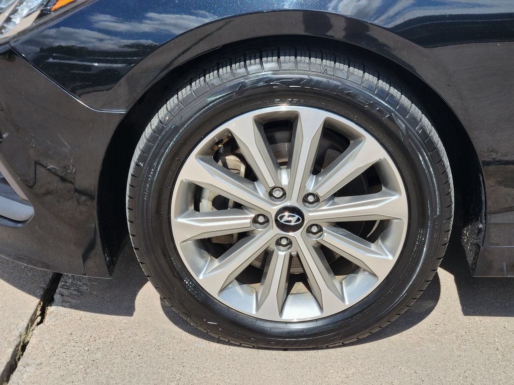 Used 2017 Hyundai Sonata Limited w/ Ultimate Package 04 FWD image 10