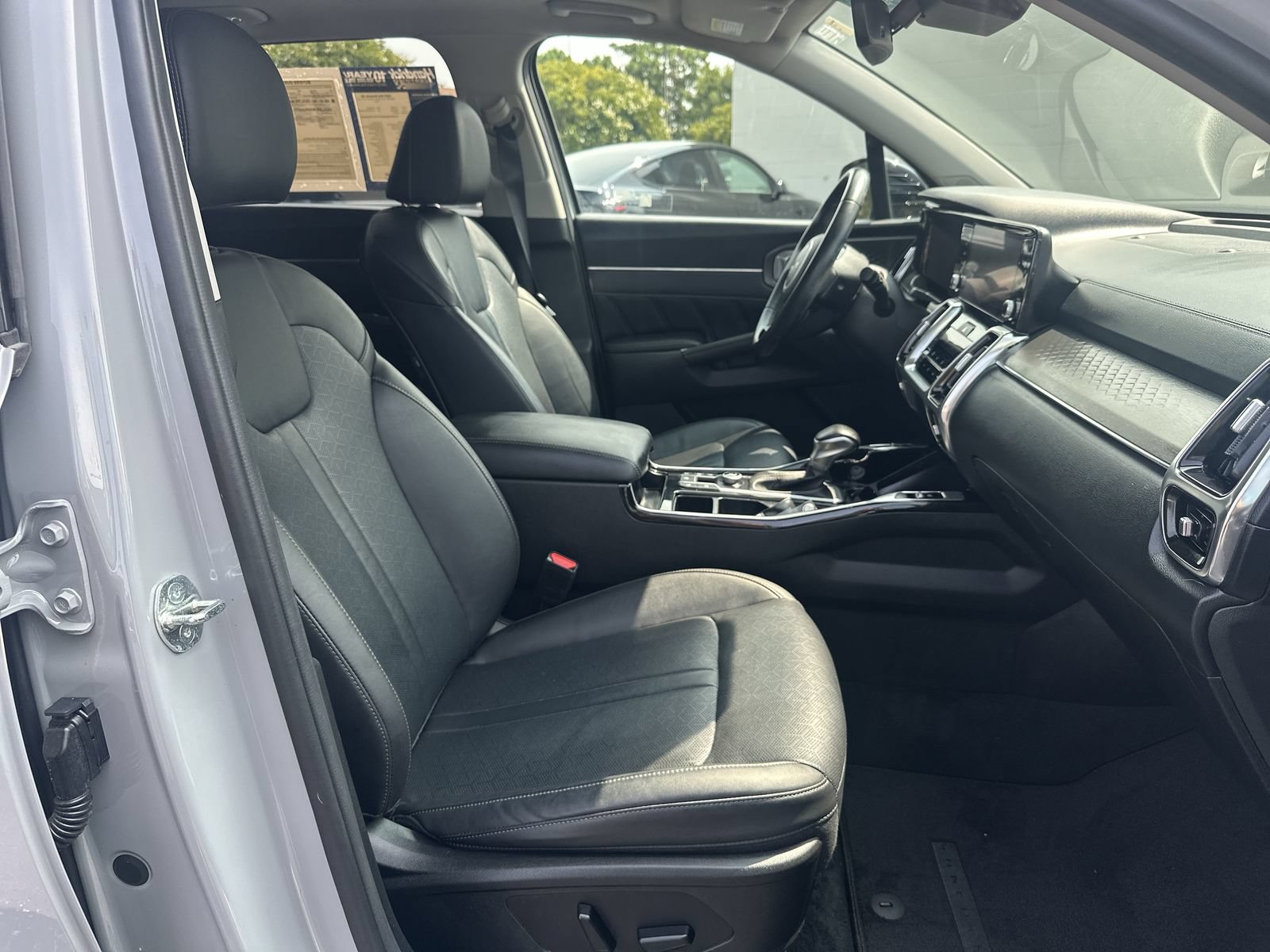 Used 2023 Kia Sorento SX FWD image 22