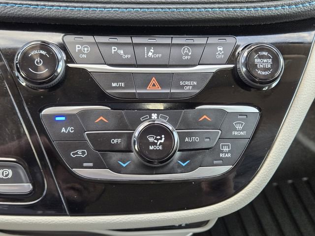 Used 2021 Chrysler Pacifica Touring-L w/ Premium & Safety Sphere Group image 18