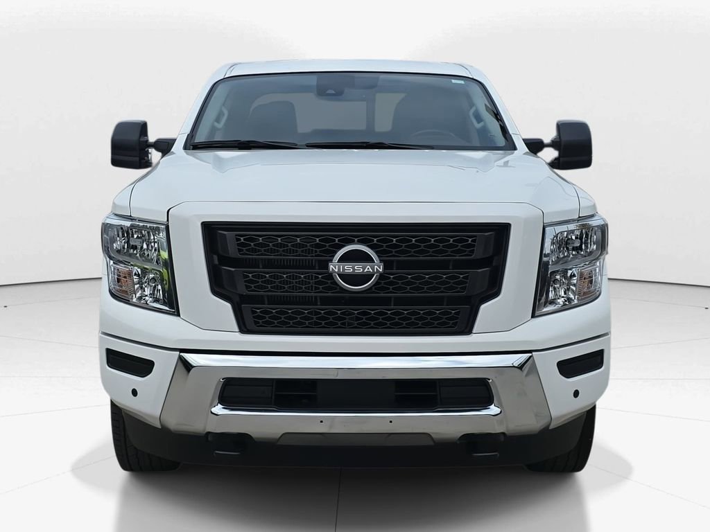 Used 2024 Nissan Titan SV w/ SV Convenience Package image 11