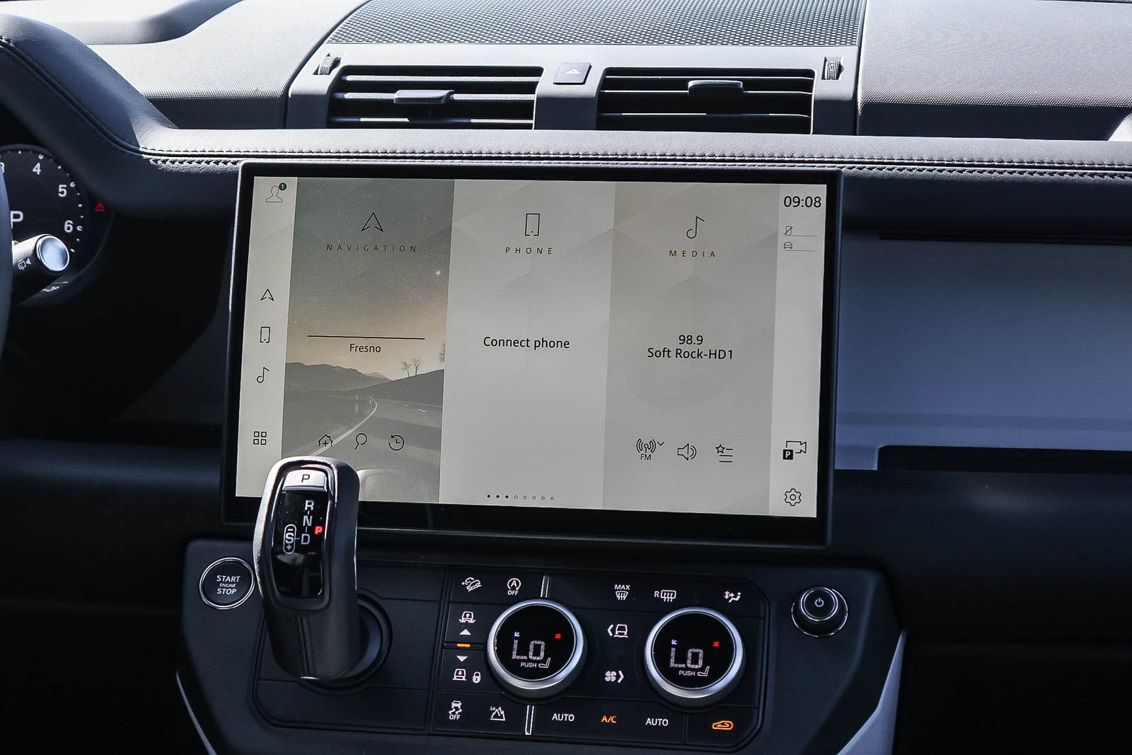 New 2026 Land Rover Defender 110 X-Dynamic SE AWD/4WD image 25
