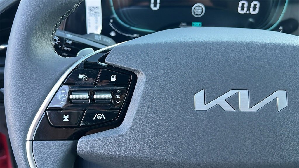 New 2025 Kia Niro EX image 19