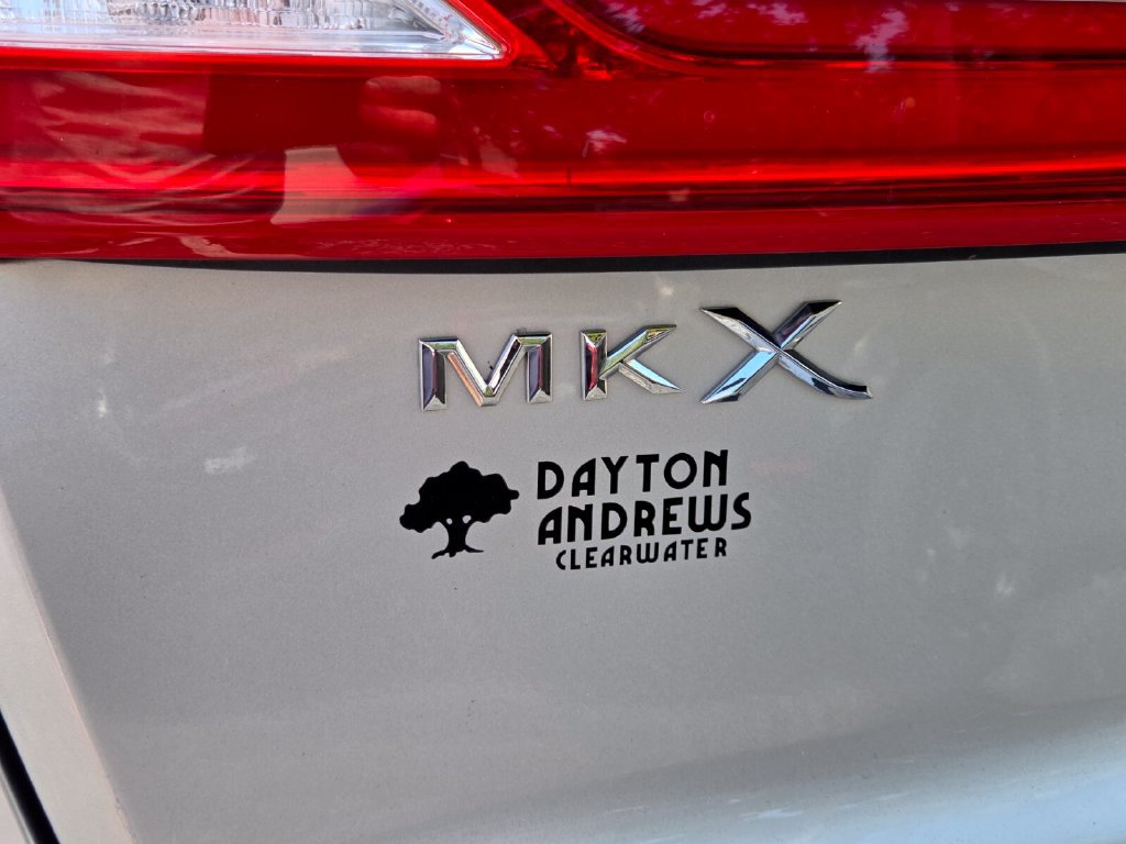 Used 2018 Lincoln MKX Reserve w/ Driver Assistance Package FWD image 11
