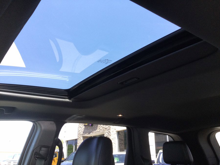 Used 2018 Jeep Grand Cherokee Altitude AWD/4WD image 41