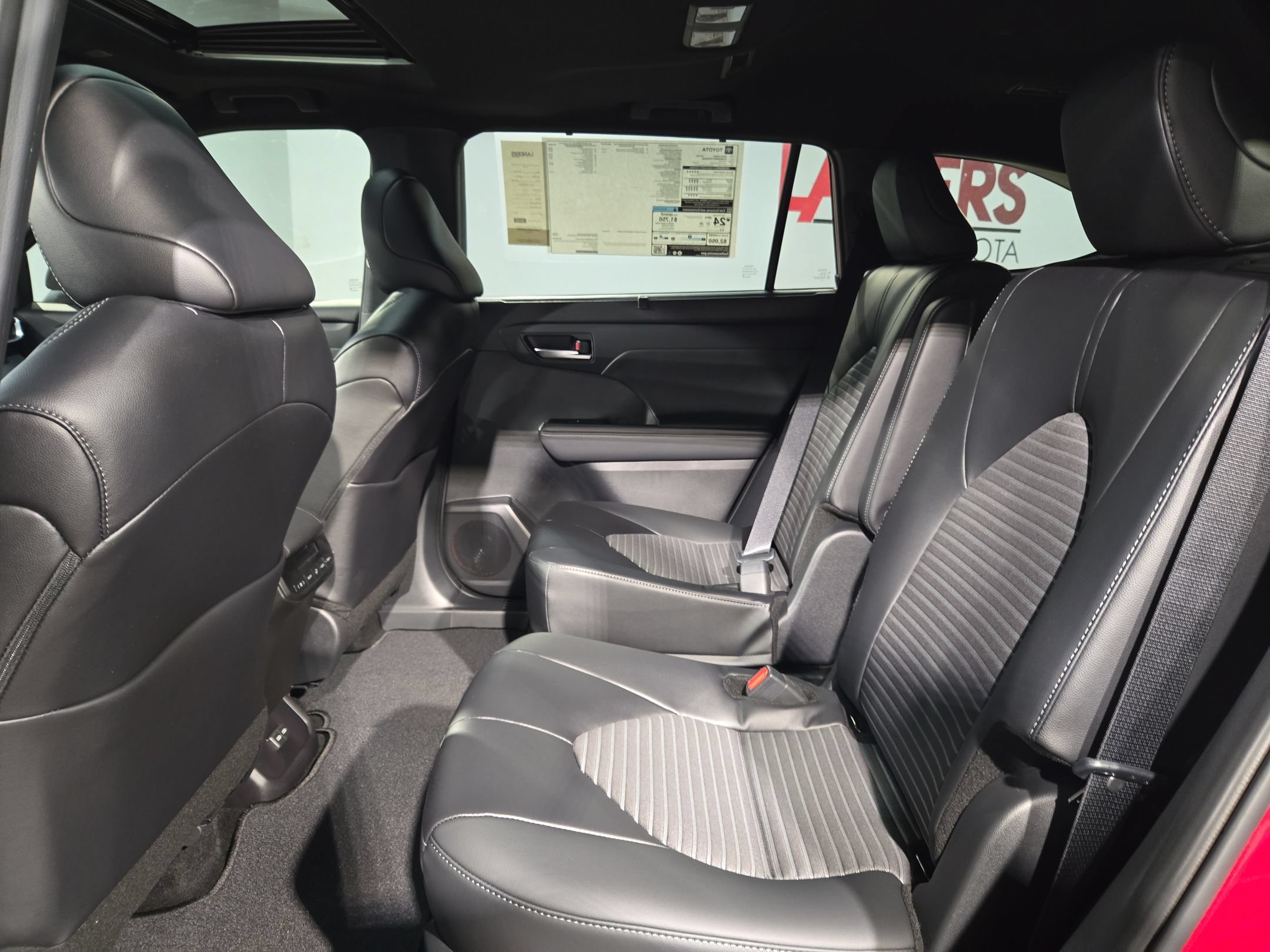 New 2026 Toyota Highlander XSE AWD/4WD image 24