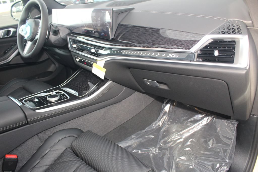 Used 2026 BMW X5 xDrive40i AWD/4WD image 24