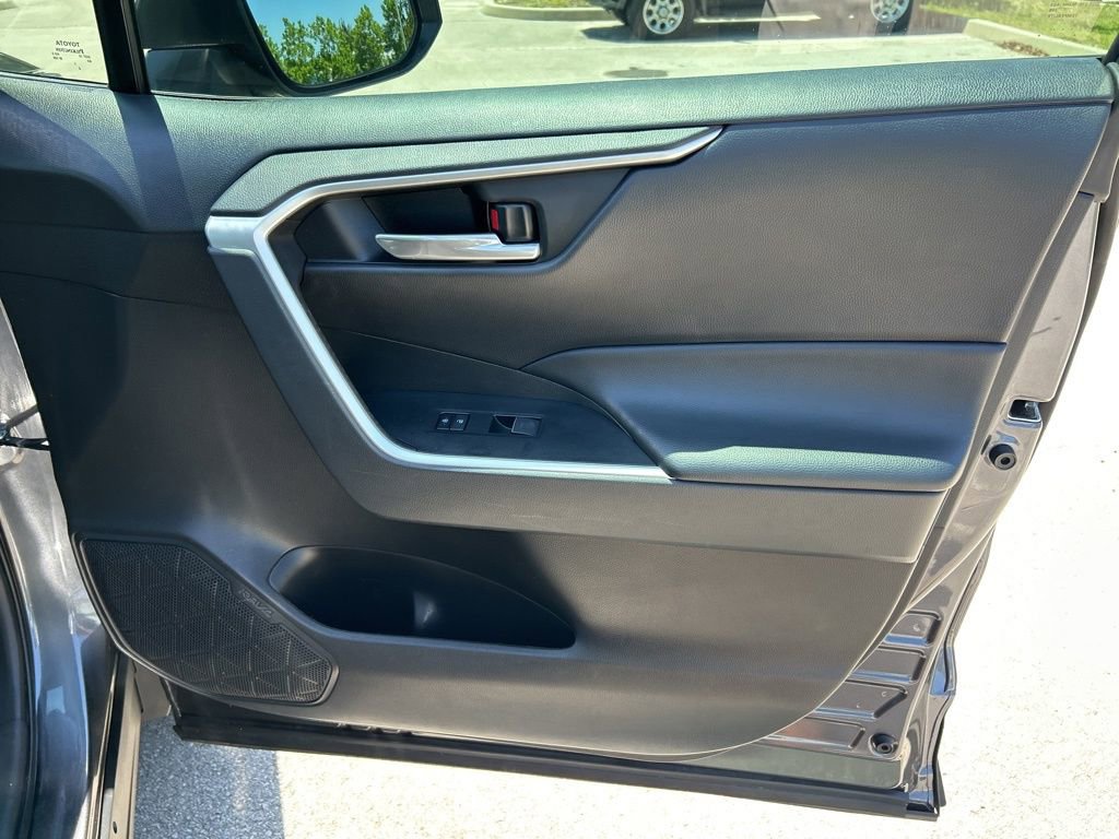 Used 2023 Toyota RAV4 XLE Premium image 36