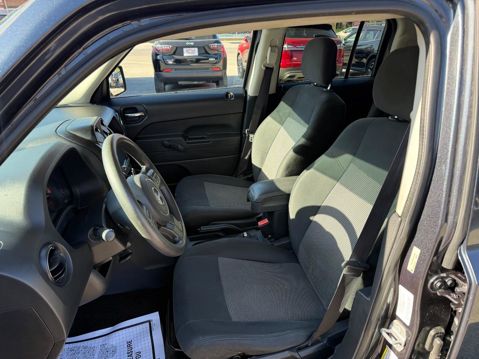 Used 2014 Jeep Patriot Sport FWD image 10