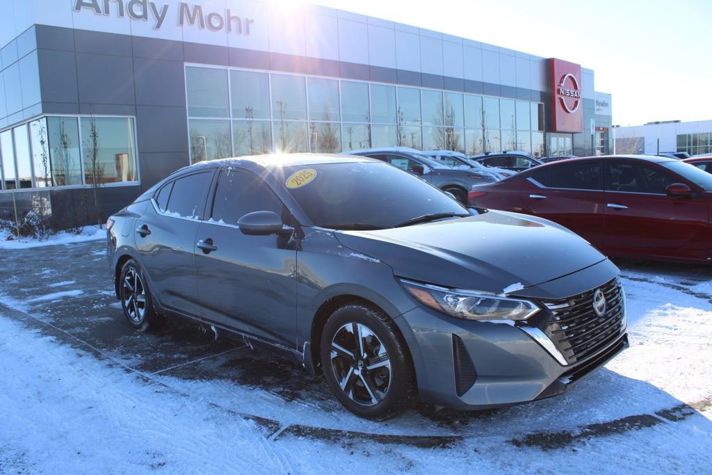 Used 2025 Nissan Sentra SV image 1