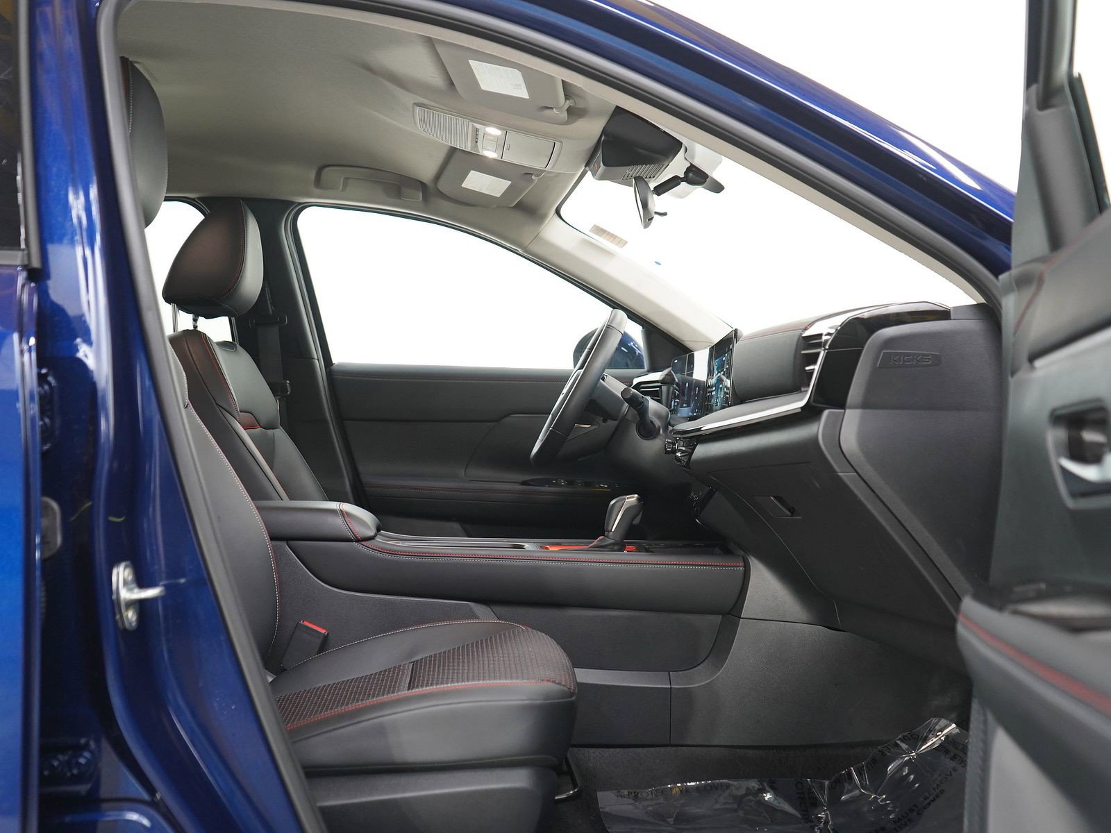 Used 2025 Nissan Kicks SR AWD/4WD image 12