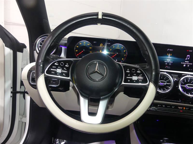 Used 2021 Mercedes-Benz CLA 250 image 31