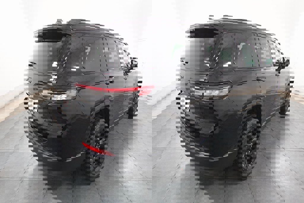 New 2025 Jeep Grand Cherokee L Limited w/ Luxury Tech Group II image 5