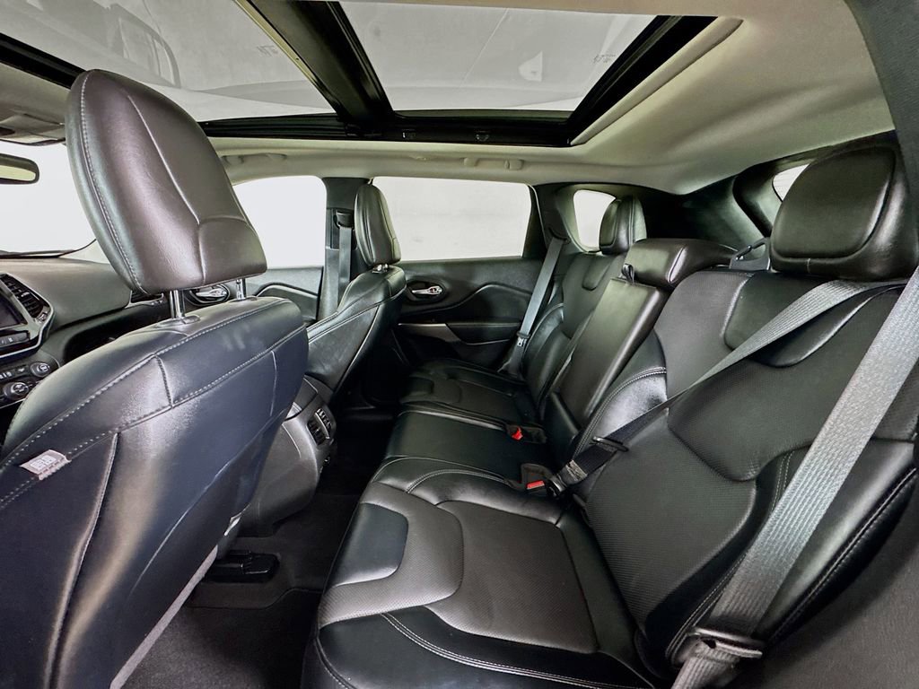 Certified 2022 Jeep Cherokee Limited AWD/4WD image 23
