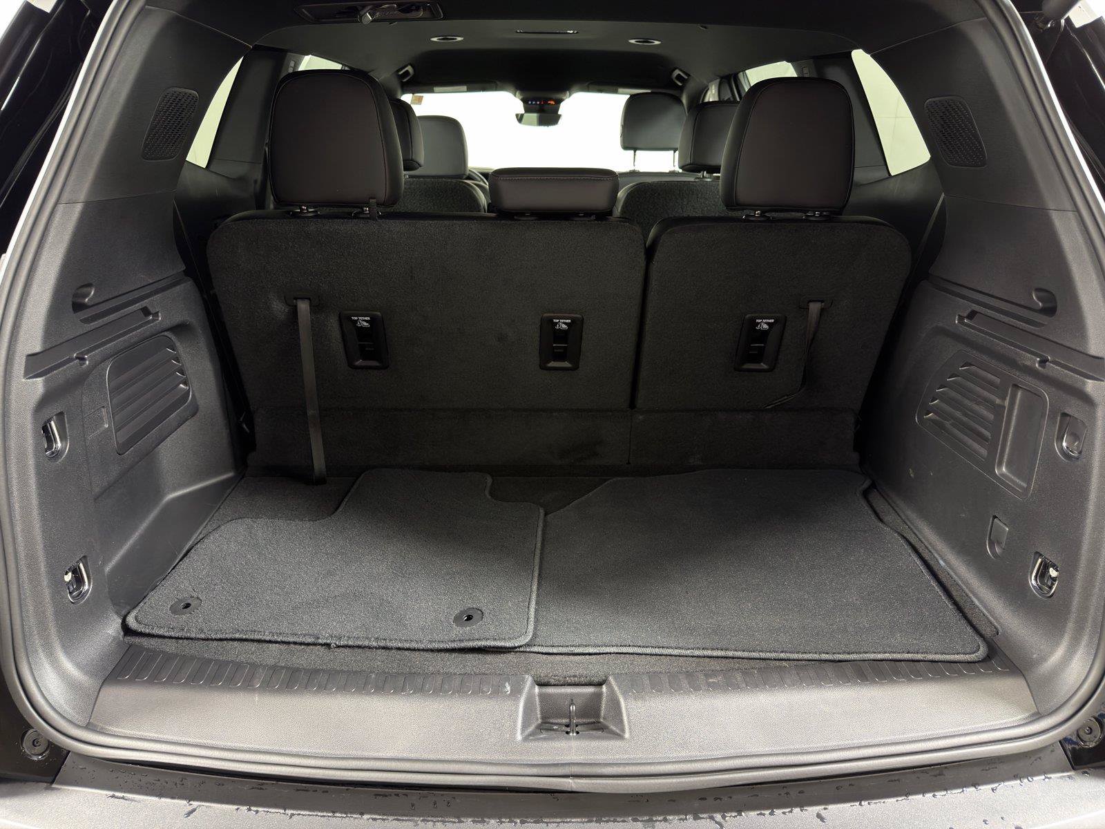 New 2026 GMC Acadia Elevation w/ Elevation Premium Package FWD image 17