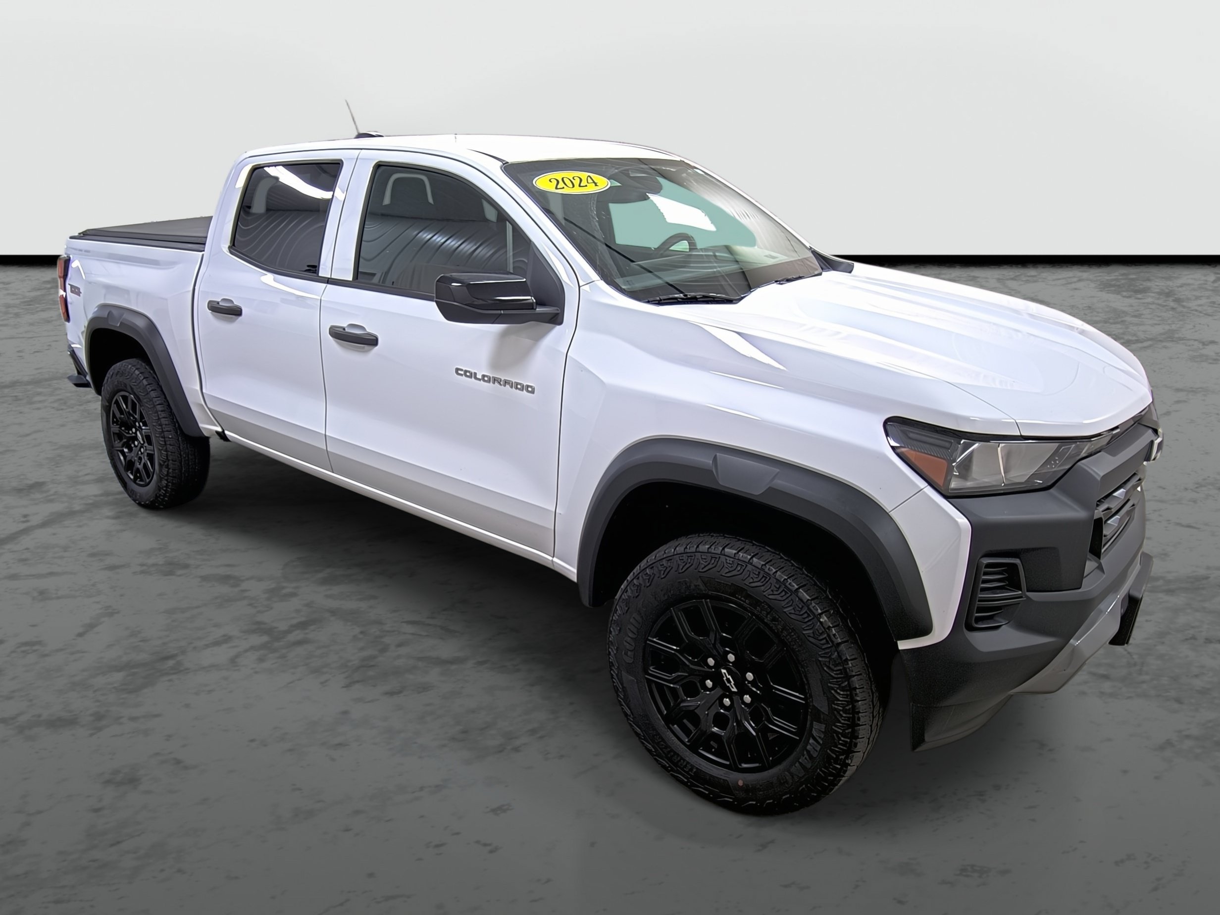 Used 2024 Chevrolet Colorado Trail Boss w/ Advanced Trailering Package AWD/4WD image 5