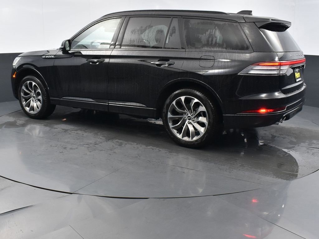 Used 2025 Lincoln Aviator AWD w/ Jet Appearance Package image 2