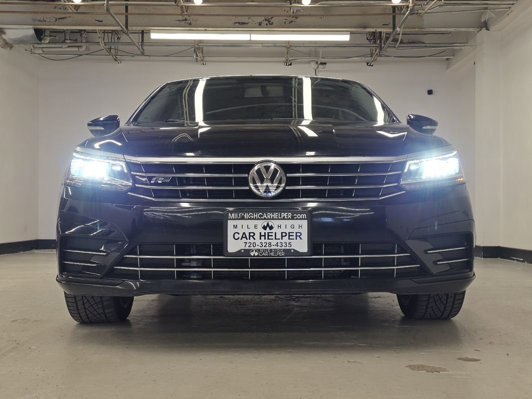 Used 2017 Volkswagen Passat 1.8T R-Line w/ R-Line Lighting Package image 3